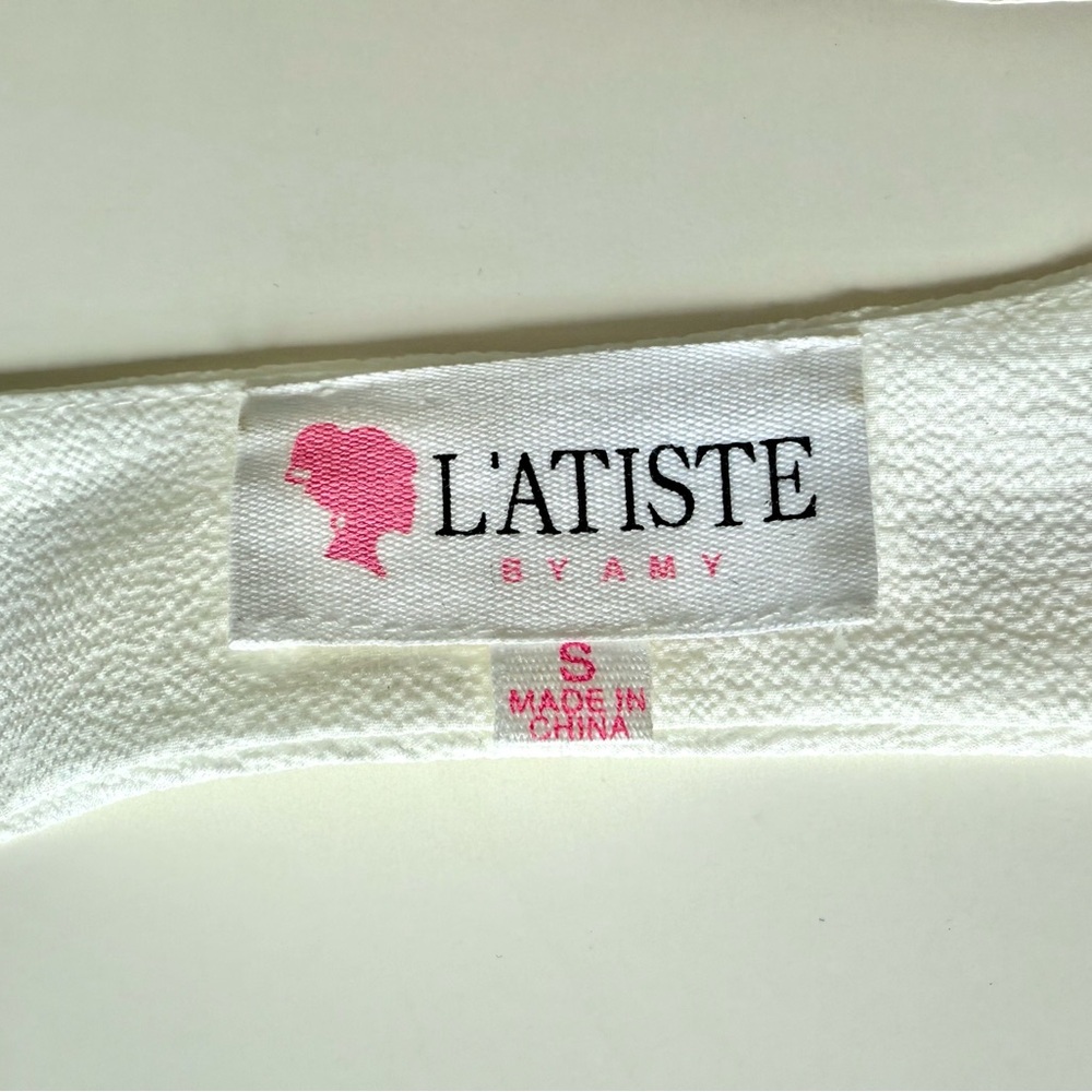 White Blouse with Embroidered Roses - Picture 3 of 3